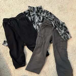 Kids clothing bundle. Age 4-5. XS/S